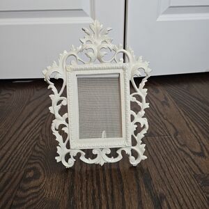 Earring Stand Ornate Cream Decorative Picture Frame Jewelry Stand Holder